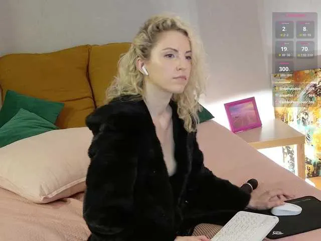 Live sex webcam photo for -My-Girl- #292258457