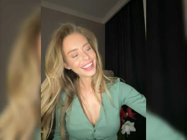 Live sex webcam photo for -MyBae- #276874692