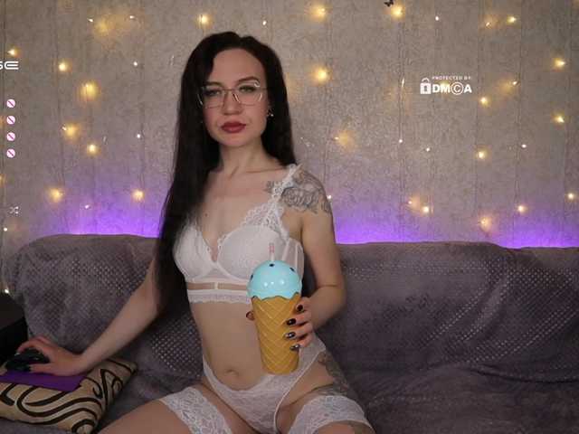 Live sex webcam photo for -Peach-girl- #273057392
