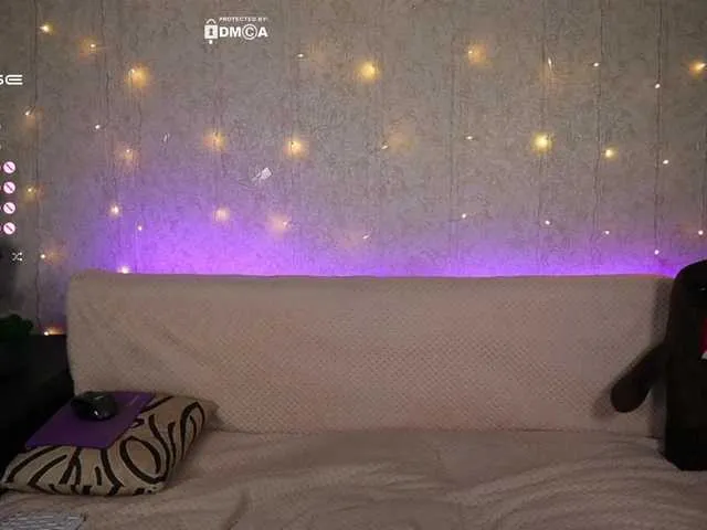 Live sex webcam photo for -Peach-girl- #274324434