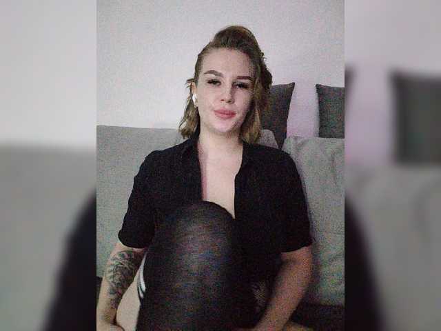 Live sex webcam photo for -Quasarrr- #276610099