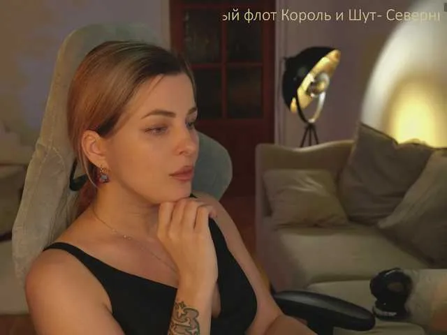 Live sex webcam photo for -Queen-Maria- #291691026