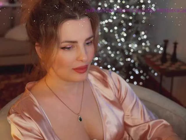 Live sex webcam photo for -Queen-Maria- #292428558