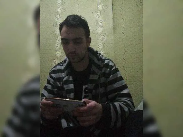 Live sex webcam photo for -RUS- #277700634