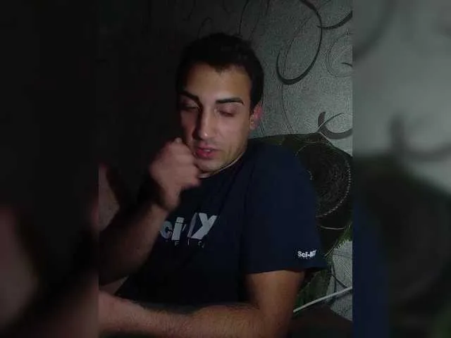 Live sex webcam photo for -RUS- #288692875