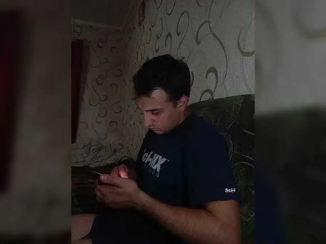 Live sex webcam photo for -RUS- #288719588