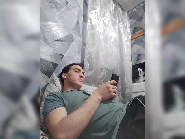 Live sex webcam photo for -RUS- #290143523