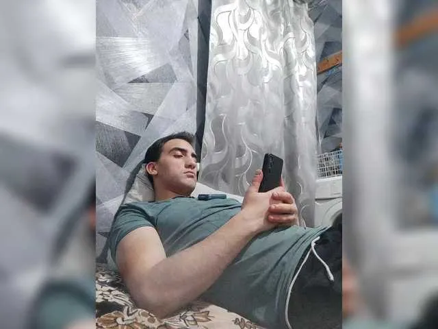 Live sex webcam photo for -RUS- #290144932