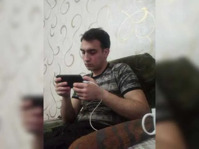 Live sex webcam photo for -RUS- #290268158