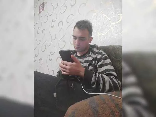 Live sex webcam photo for -RUS- #290323335