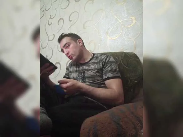 Live sex webcam photo for -RUS- #290330458