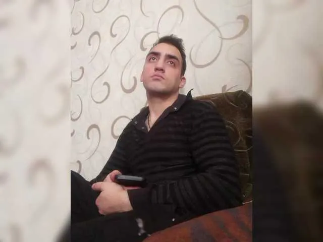 Live sex webcam photo for -RUS- #290340031