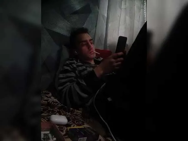 Live sex webcam photo for -RUS- #290716597