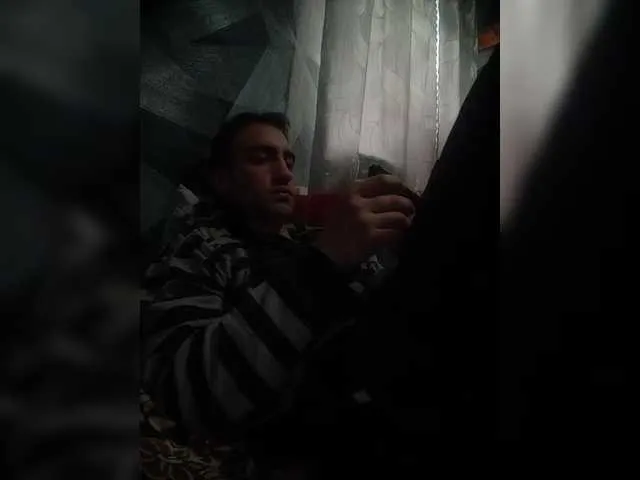 Live sex webcam photo for -RUS- #290731447