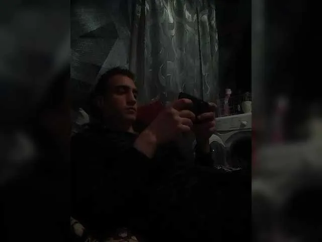 Live sex webcam photo for -RUS- #290733446