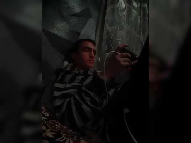 Live sex webcam photo for -RUS- #290751942