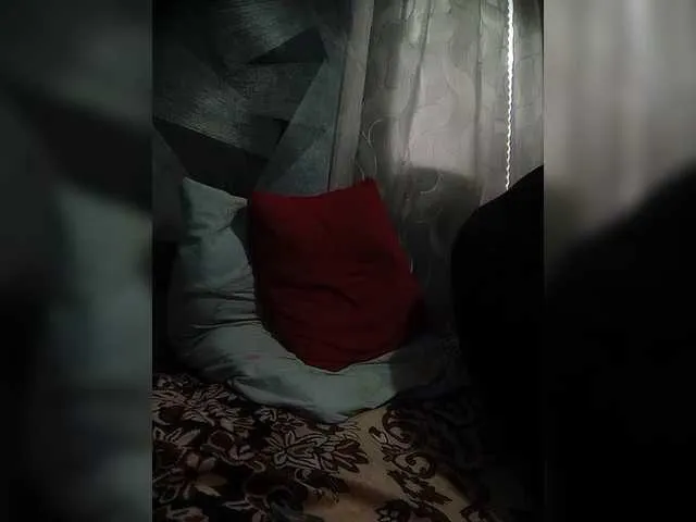 Live sex webcam photo for -RUS- #290779340