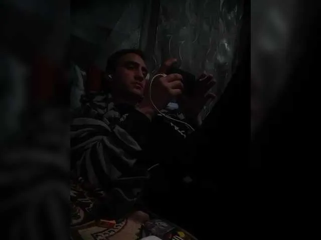 Live sex webcam photo for -RUS- #290822182