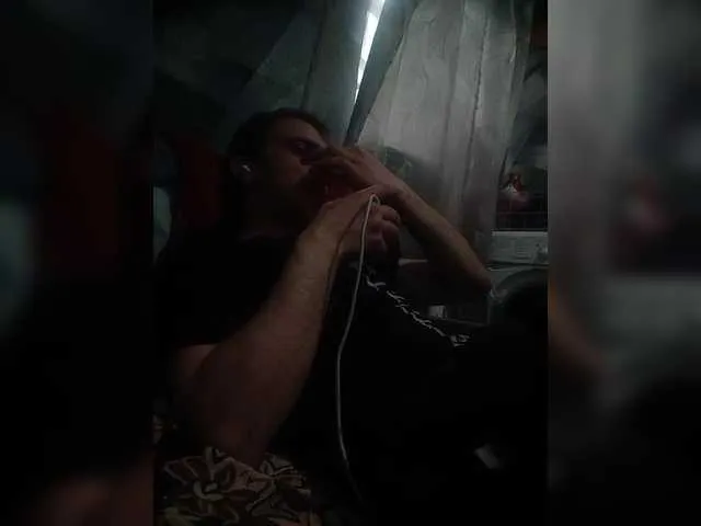 Live sex webcam photo for -RUS- #290827360