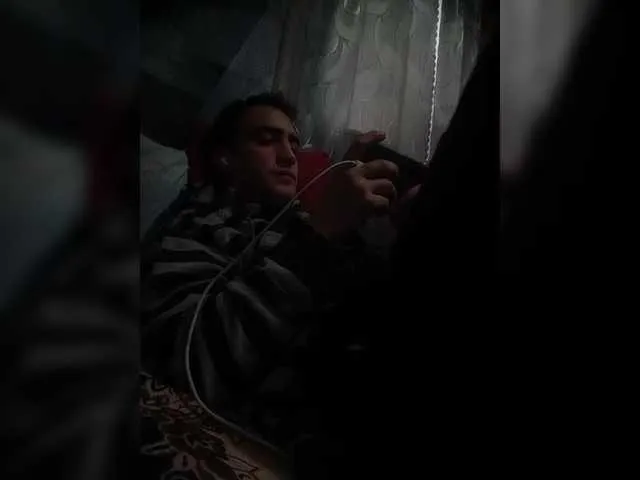 Live sex webcam photo for -RUS- #290839822