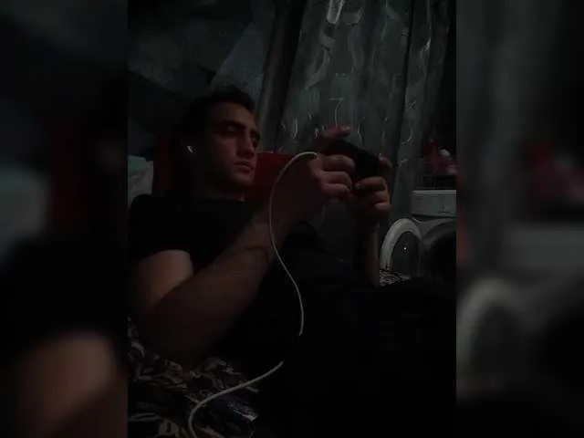 Live sex webcam photo for -RUS- #290848327