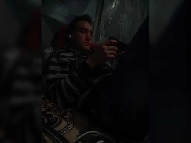 Live sex webcam photo for -RUS- #290889927