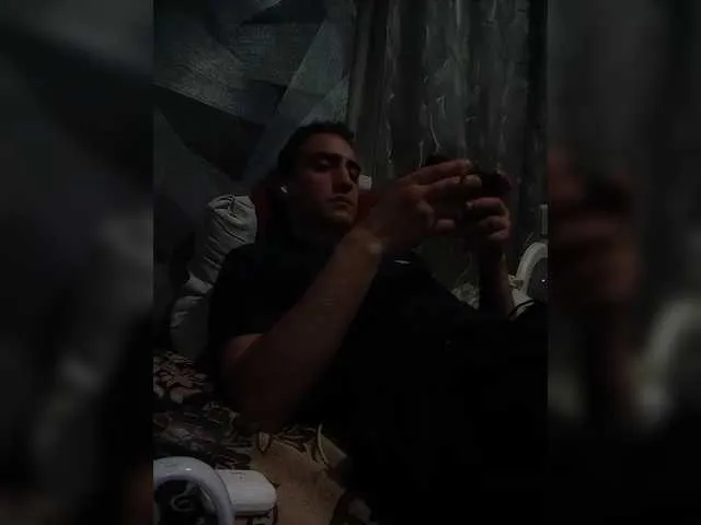 Live sex webcam photo for -RUS- #290931692