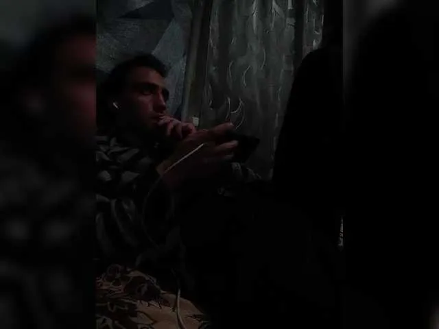 Live sex webcam photo for -RUS- #290959808