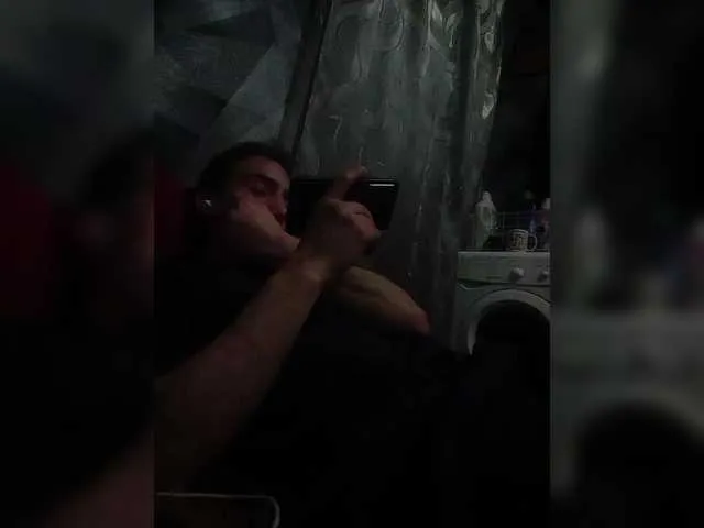 Live sex webcam photo for -RUS- #290997502