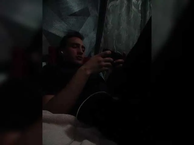 Live sex webcam photo for -RUS- #291004275