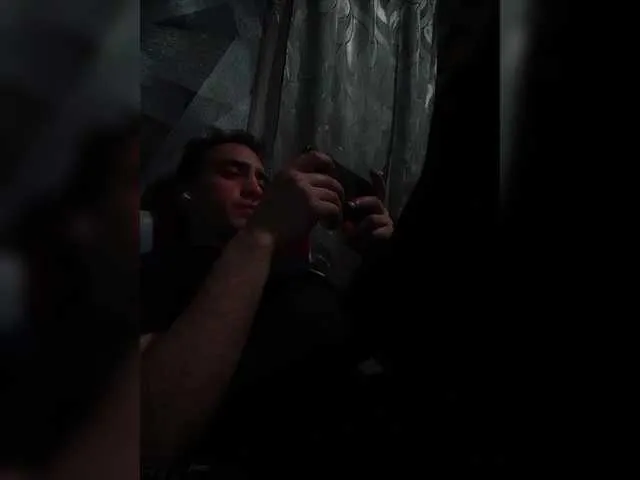 Live sex webcam photo for -RUS- #291071758