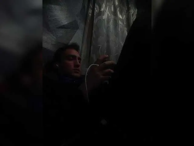 Live sex webcam photo for -RUS- #291099071