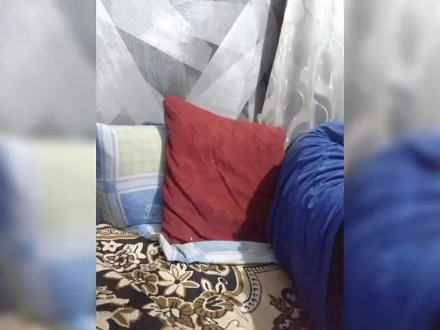 Live sex webcam photo for -RUS- #291140102