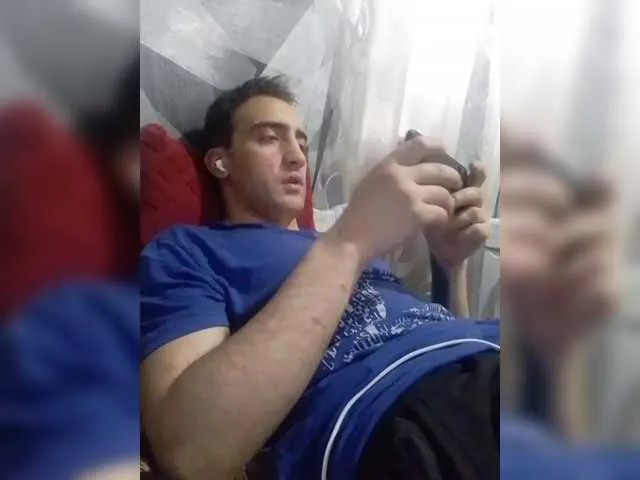 Live sex webcam photo for -RUS- #291152151