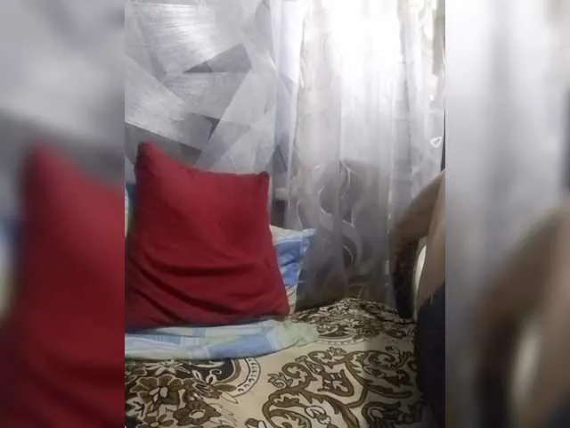 Live sex webcam photo for -RUS- #291238393