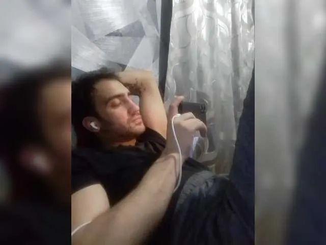 Live sex webcam photo for -RUS- #291267987