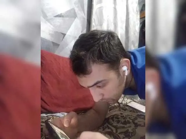 Live sex webcam photo for -RUS- #291347846