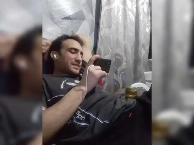 Live sex webcam photo for -RUS- #291354795