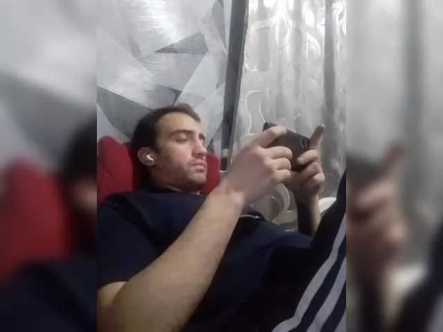 Live sex webcam photo for -RUS- #291360642