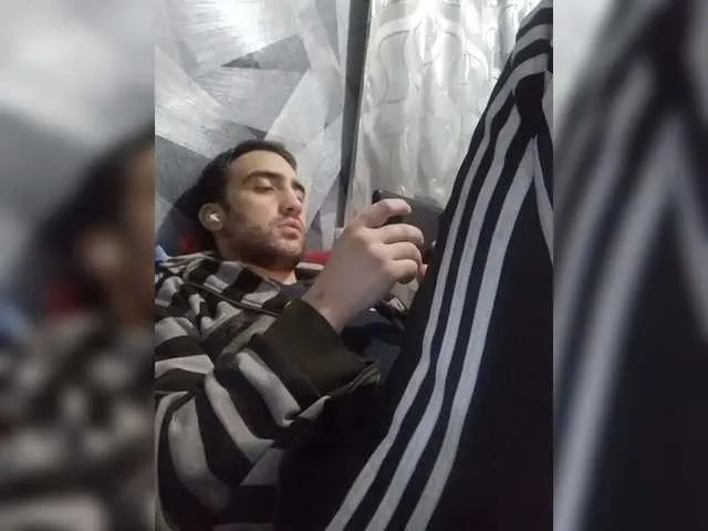 Live sex webcam photo for -RUS- #291392723