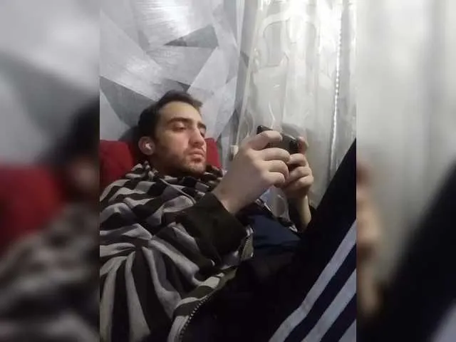 Live sex webcam photo for -RUS- #291398531