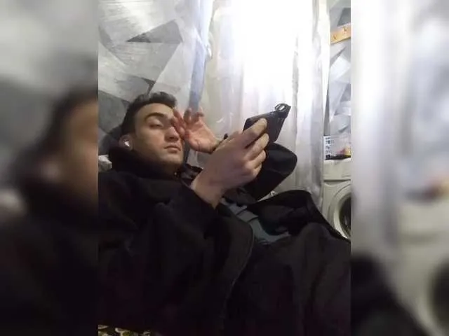 Live sex webcam photo for -RUS- #291797356