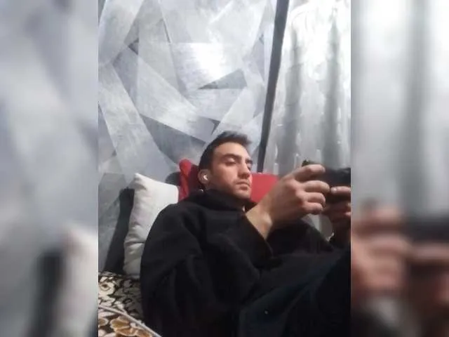 Live sex webcam photo for -RUS- #291887232