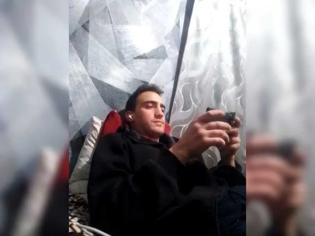 Live sex webcam photo for -RUS- #291934833