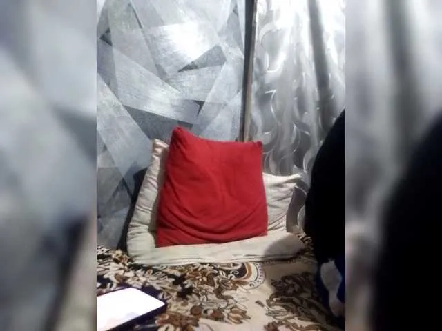 Live sex webcam photo for -RUS- #292004368