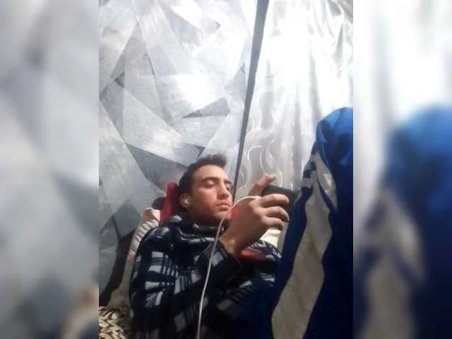 Live sex webcam photo for -RUS- #292048177