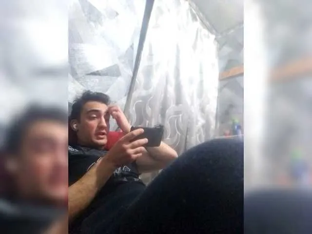 Live sex webcam photo for -RUS- #292062213