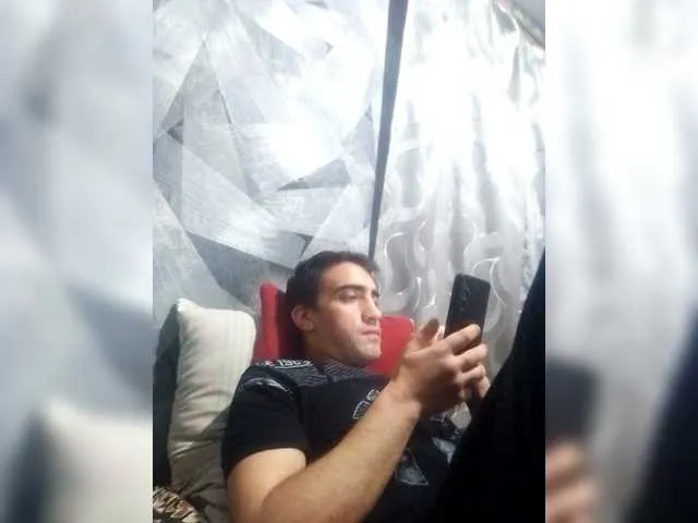 Live sex webcam photo for -RUS- #292066725