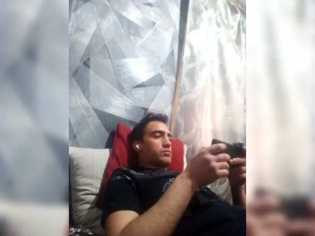 Live sex webcam photo for -RUS- #292072331