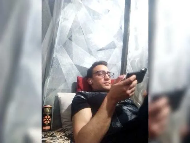 Live sex webcam photo for -RUS- #292075863